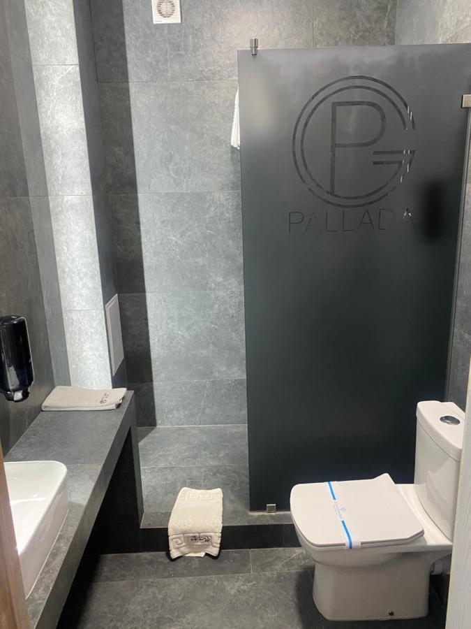 Pallada Hotel Ternopil Esterno foto
