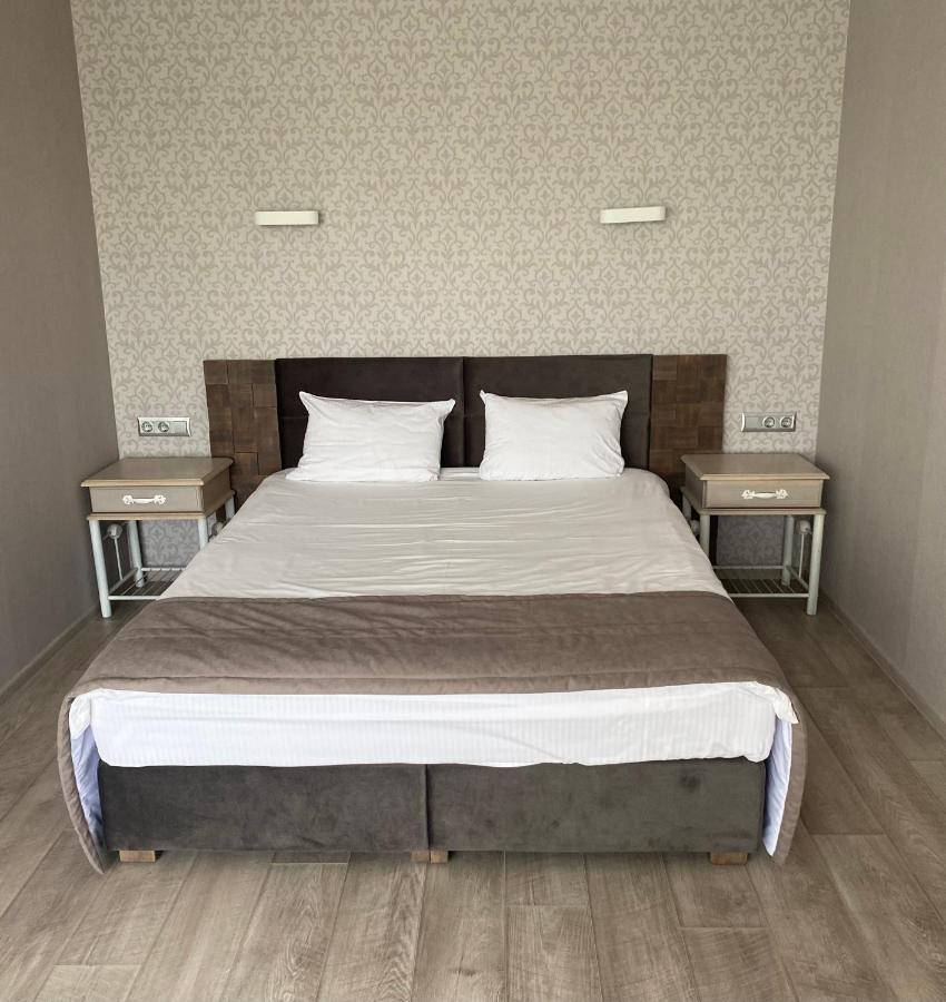 Pallada Hotel Ternopil Esterno foto