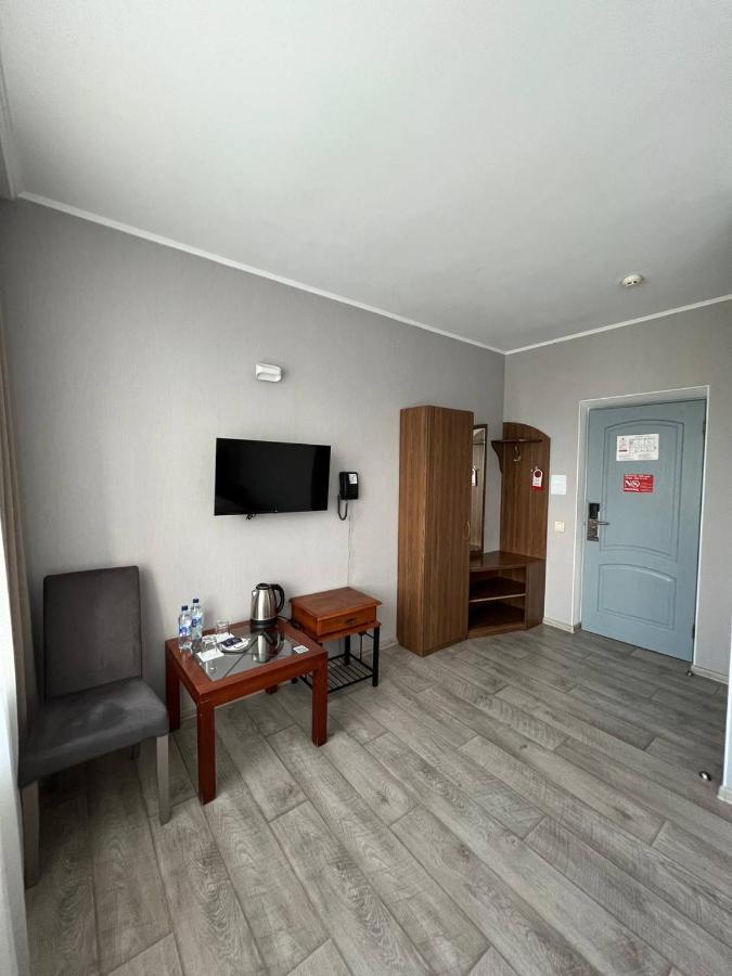 Pallada Hotel Ternopil Esterno foto
