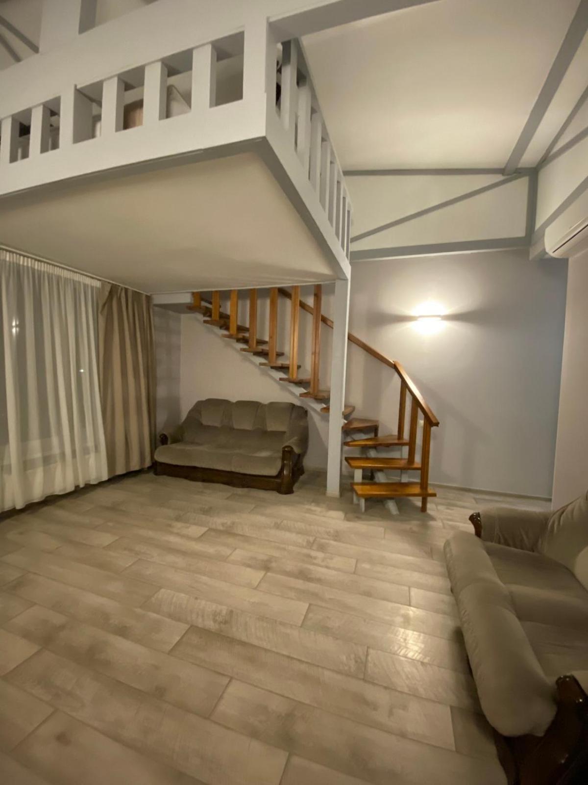 Pallada Hotel Ternopil Esterno foto