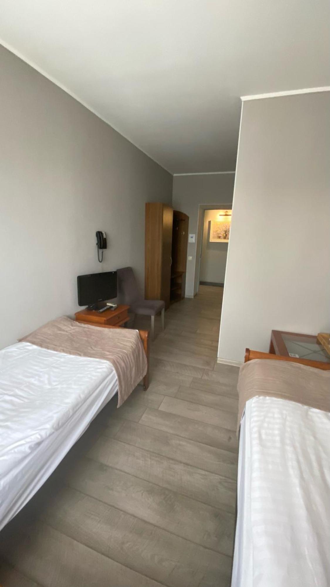 Pallada Hotel Ternopil Esterno foto