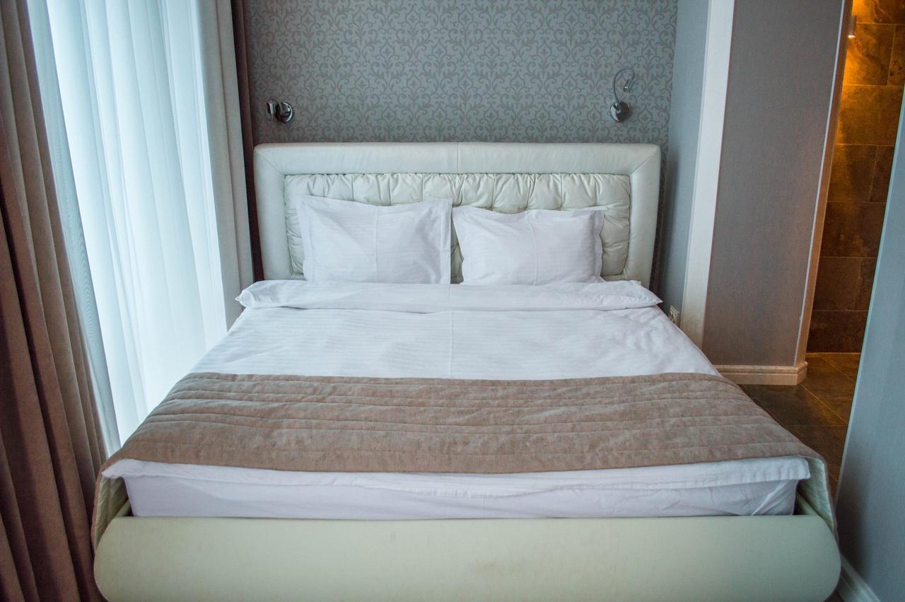 Pallada Hotel Ternopil Esterno foto
