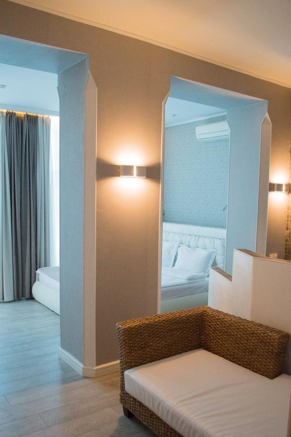 Pallada Hotel Ternopil Esterno foto